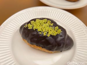 Roti Boy Buka Kafe, Menunya Ada Salt Bread Dubai hingga Matcha Cloud