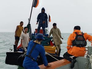 Lansia di Bangka Barat Hilang Saat Jaring Ikan, Tim SAR Diterjunkan