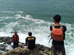 2 Pemancing Hilang di Tebing Gredan Pantai Selatan Gunungkidul