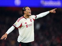 Van Dijk Serang Balik Pundit, Khawatir Pemain Muda Kena Mental