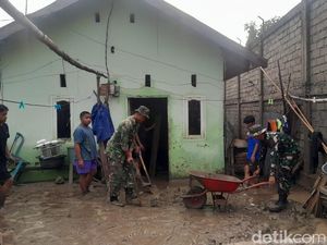 Banjir Bawa Lumpur Terjang Rumah di Pantoloan Palu, 1.000 Warga Terdampak