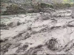 Hujan Deras Picu Banjir Lahar Semeru, Warga Lumajang Diimbau Waspada