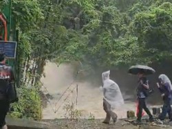 Debit Air di Area Wisata Bantimurung Maros Naik, Pengunjung Dilarang Mendekat