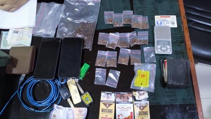 Bawa Puluhan Paket Tembakau Sintetis, 2 Pelajar di Lampung Ditangkap!