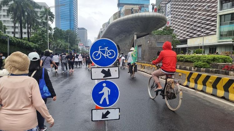 CFD HI Kini Punya Rambu Pembatas Pesepeda-Pejalan Kaki, Warga Dorong Implementasi Lebih Luas