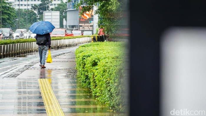 BMKG: Jabodetabek Diguyur Hujan Ringan Besok