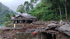 Video Desa Tempur Jepara Terisolir, Jalan Utama Longsor hingga Listrik Padam