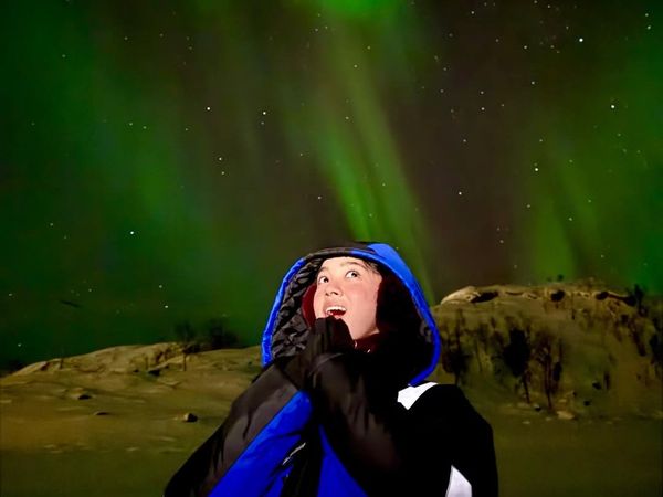 Saat Lyodra Dibuat Terpukau Melihat Indahnya Aurora