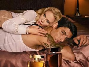Madonna Comeback ke Era 90-an, Tampil Seksi dan Awet Muda