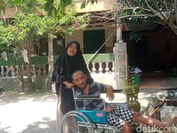 Cerita Titik, Telaten Rawat ODGJ hingga Penyintas Kanker di Rumahnya Klaten