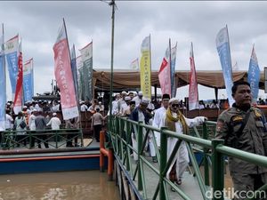 Pawai Sungai Meriah, Ribuan Jemaah Menuju Haul Akbar Datuk Kiai Marogan
