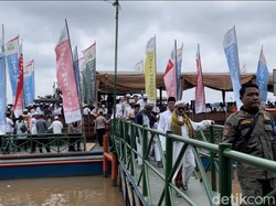 Pawai Sungai Meriah, Ribuan Jemaah Menuju Haul Akbar Datuk Kiai Marogan