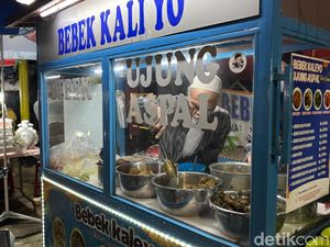 Ini Bebek Goreng Kari Buatan Kakek Berusia 102 Tahun yang Ada di Cengkareng