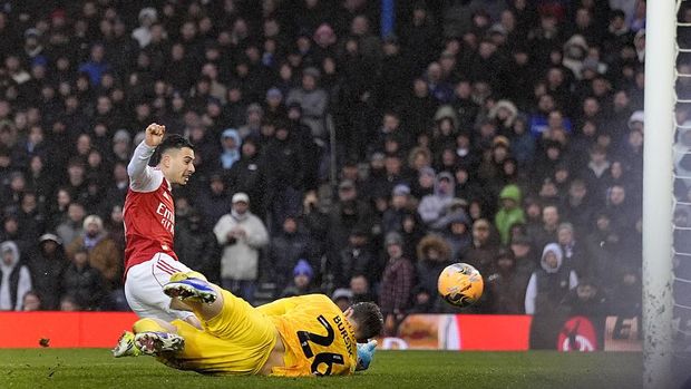 PORTSMOUTH, ENGLAND - JANUARY 11: Gabriel Martinelli of Arsenal scores his team's second goal during the Emirates FA Cup Third Round match between Portsmouth and Arsenal at Fratton Park on January 11, 2026 in Portsmouth, England. (Photo by David Price/Arsenal FC via Getty Images)