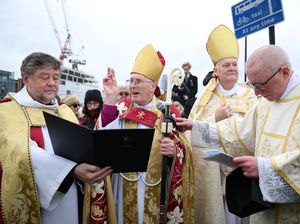 Ritual Sakral di London, Sungai Thames Kembali Diberkati