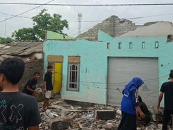 Puting Beliung Terjang Sakra Timur Lombok, Puluhan Rumah Porak-poranda