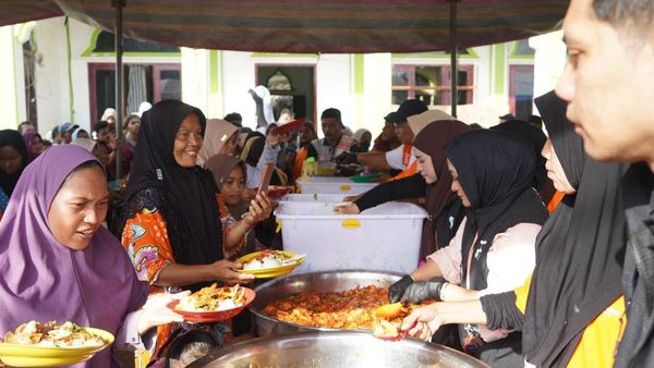 99 Ribu Porsi Makanan Dibagikan untuk Warga Aceh Tamiang