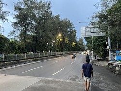 Banjir di Jalan Jembatan Tiga Jakut Surut, Lalin Normal Kembali
