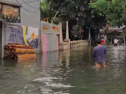 Banjir di Prepedan Kalideres Mulai Surut, Kini Ketinggian Air Capai 30 Cm