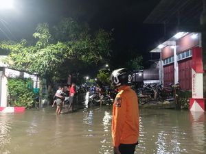 Alarm Bahaya Cuaca Ekstrem di Sulsel: Makassar Banjir-Maros Puting Beliung