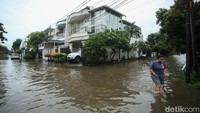 Banjir Rendam Jalan Perumahan Elite Sunter
