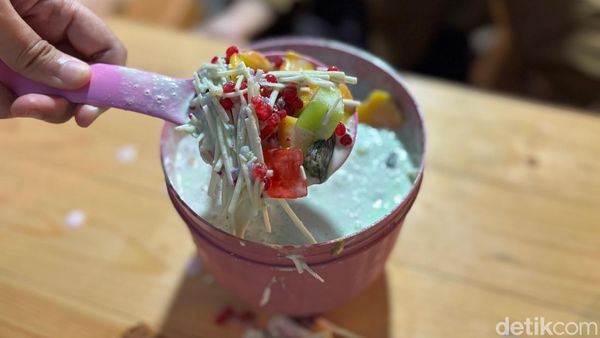 Luber! Es Teler di Teko hingga Baskom Ini Sukses Bikin Ngiler