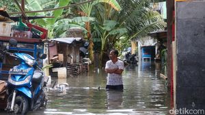 Hujan Deras Bikin Kali Meluap, Ratusan Rumah di Rawa Indah Terendam