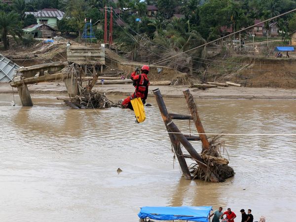 Jembatan Gantung Pulihkan Akses Dua Kecamatan Pascabanjir Aceh Tamiang