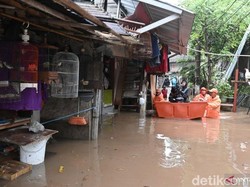 Banjir di Jalan NIS Cilandak Timur Mulai Surut