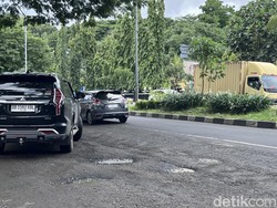 Perbaikan Tak Efektif Jalan Nasional di Makassar yang Kini Rusak Parah