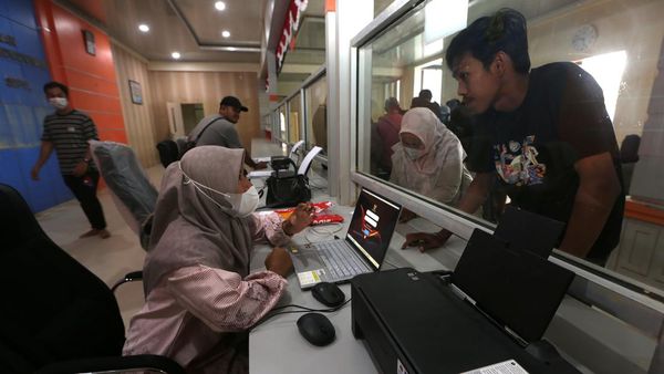 Korban Banjir Bandang Aceh Tamiang Antre Urus Dokumen Kependudukan