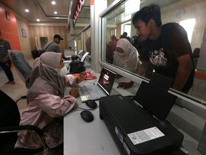 Korban Banjir Bandang Aceh Tamiang Antre Urus Dokumen Kependudukan