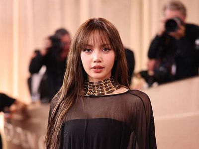 Lisa BLACKPINK Cetak Rekor di Golden Globe 2026, Setara Julia Robert