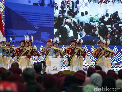 Momen Murid Sekolah Rakyat Pentas Seni di Hadapan Prabowo