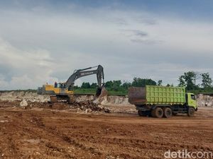 Beri Tali Asih ke Warga Terdampak, Pembangunan BIP Gresik Dilanjutkan