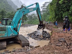 Puluhan Warga Mengungsi Imbas Banjir-Longsor di Jepara