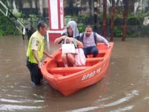 28 RT dan 46 Ruas Jalan Jakarta Tergenang Banjir per Siang Ini