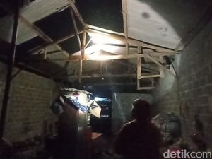 42 Rumah di Tulungagung Rusak Diterjang Angin Puting Beliung