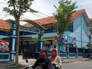 Rapor 2 Kelas SDN Gladak Anyar 2 Pamekasan Tertahan, DPRD Turun Tangan