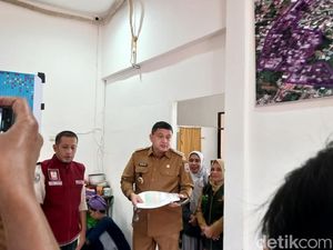 Appi Tinjau Pengungsi Banjir di Katimbang Makassar, Salurkan Makanan-Obat