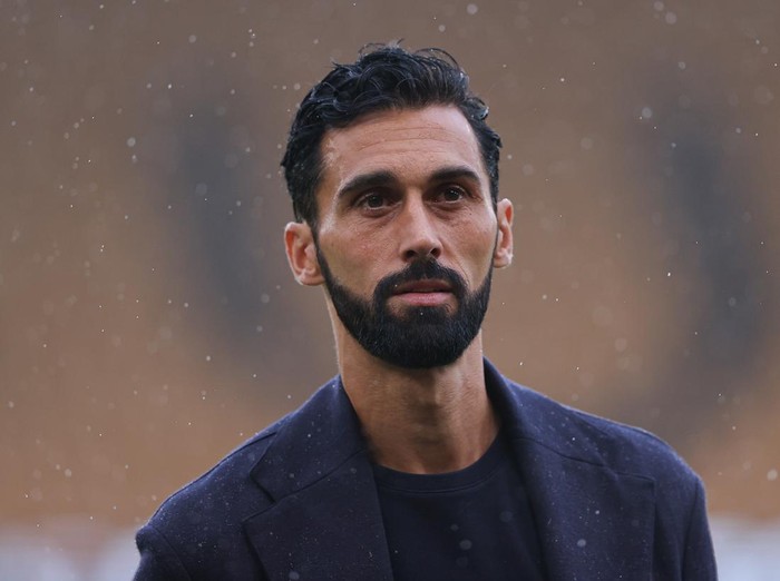 WOLVERHAMPTON, ENGLAND - SEPTEMBER 10: Alvaro Arbeloa, head coach of Real Madrid Castilla, during the Premier League International Cup match between Wolverhampton Wanderers U21 and Real Madrid Castilla at Molineux on September 10, 2025 in Wolverhampton, England. (Photo by James Gill - Danehouse/Getty Images)
