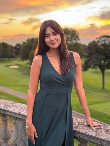 Aurelie Moeremans meluncurkan memoar berjudul Broken Strings pertama kali pada Oktober 2025.