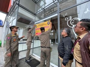 Tak Kantongi IMB, Bangunan Kafe di Depok Disegel Satpol PP