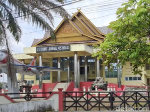 Horornya Gedung Juang 45 Riau: Lusuh, Kotor dan Tak Terawat