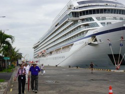 6 Kapal Pesiar Sandar di Pelabuhan Benoa Awal 2026, Bawa 5.500 Turis