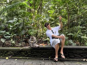 Foto Liburan Kim Jae Won, Asyik Santuy di Bali