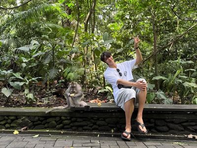 Foto Liburan Kim Jae Won, Asyik Santuy di Bali