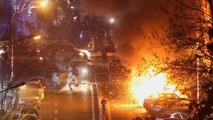 Protes Anti Pemerintah Guncang Iran, Ratusan Orang Tewas