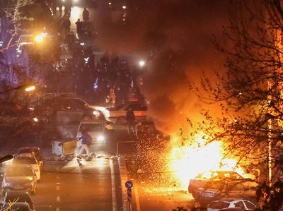 Protes Anti Pemerintah Guncang Iran, Ratusan Orang Tewas