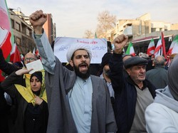 Trump Minta Warga Iran Demonstrasi Terus: Bantuan dalam Perjalanan